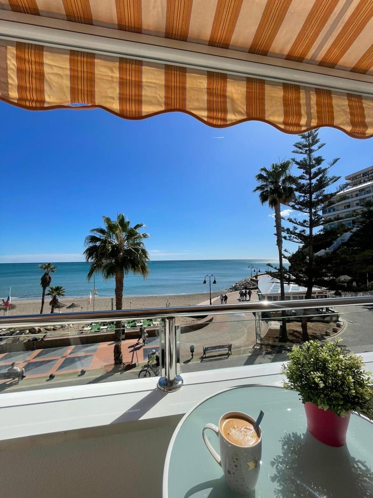 Roca Chica. Studio - First Line Beach Torremolinos Bagian luar foto